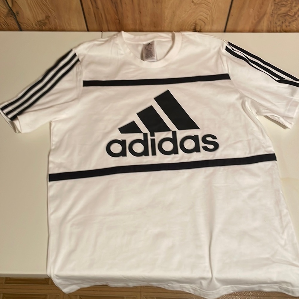 Adidas Tshirt